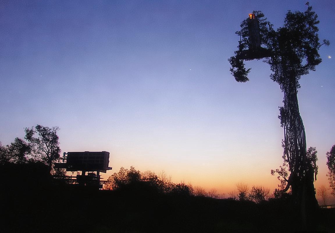 休斯顿火箭vs丹佛掘金：季后赛关键对决策略解析与球星较量(图1)